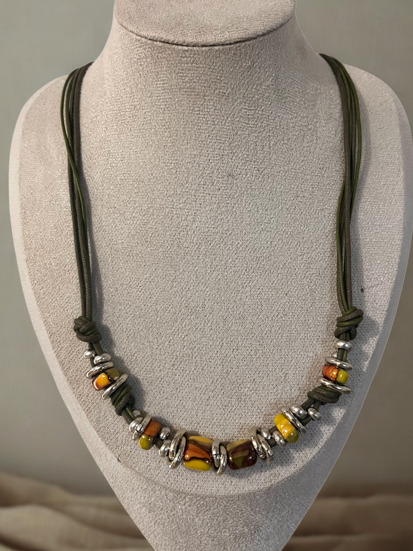 Collane artigianali con pietre in ceramica