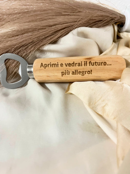 Apribottiglie personalizzato in legno con incisione laser – Idee regalo uniche