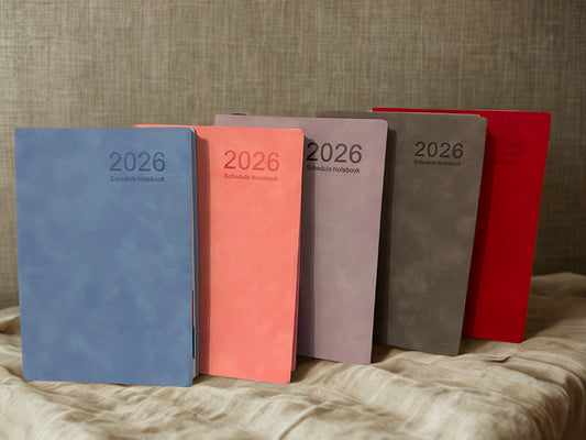 Agenda 2026 Personalizzata con Frase – Elegante in Simil-Camoscio A5