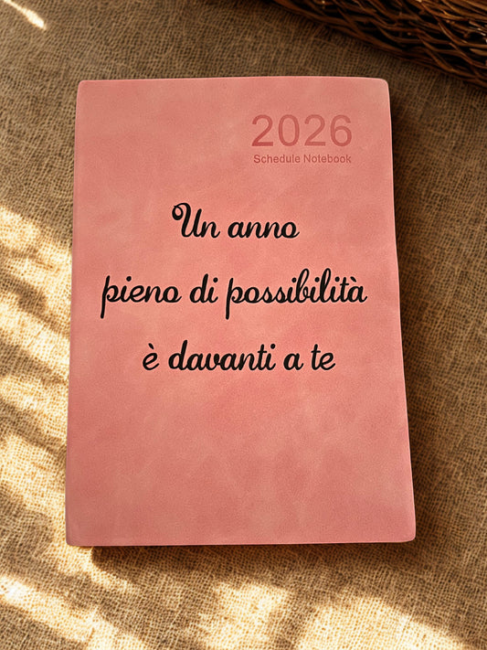 Agenda 2026 giornaliera A5 – Copertina in simil camoscio rosa