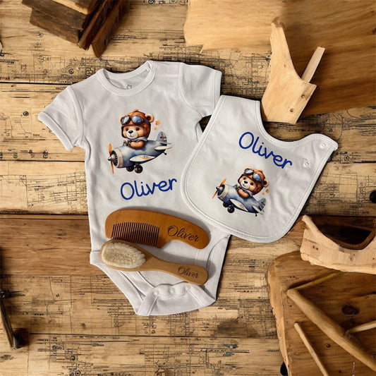 Set nascita personalizzato – Body + Bavaglino + Pettinina + Spazzolina