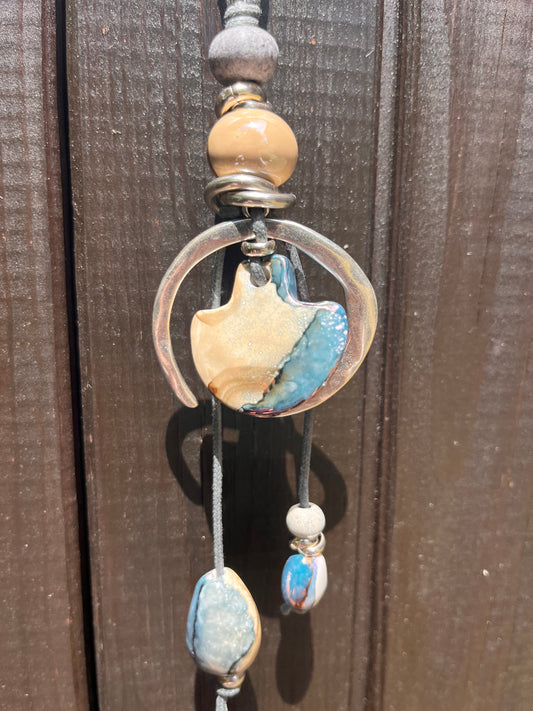 Collana Lunga Regolabile in Ceramica Greca e Zama
